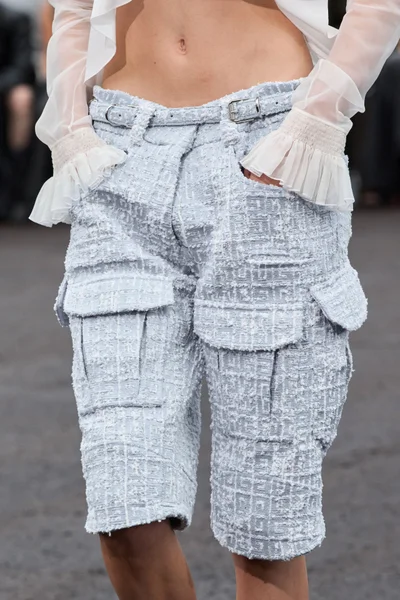 Look 80